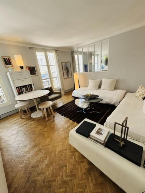 Cozy apt Canal Saint Martin